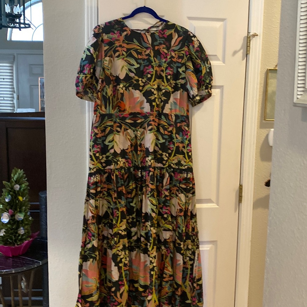 Tropical pattern NWT Size 2x, but perfect for a 1x from Anthropologie